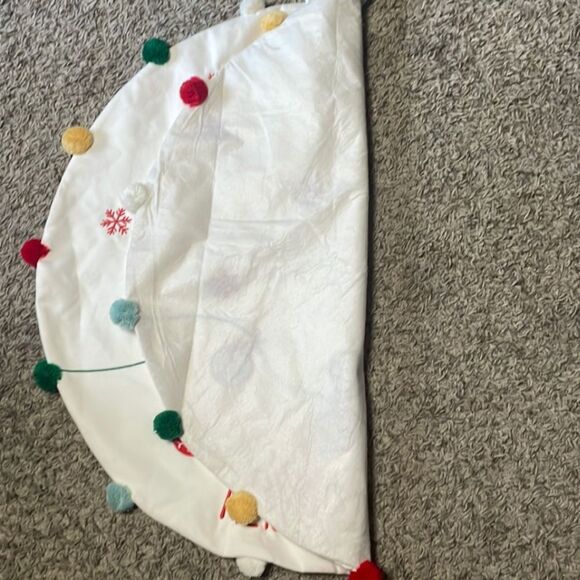 36” & 48” Tree Skirt Bundle - Picture 11 of 13